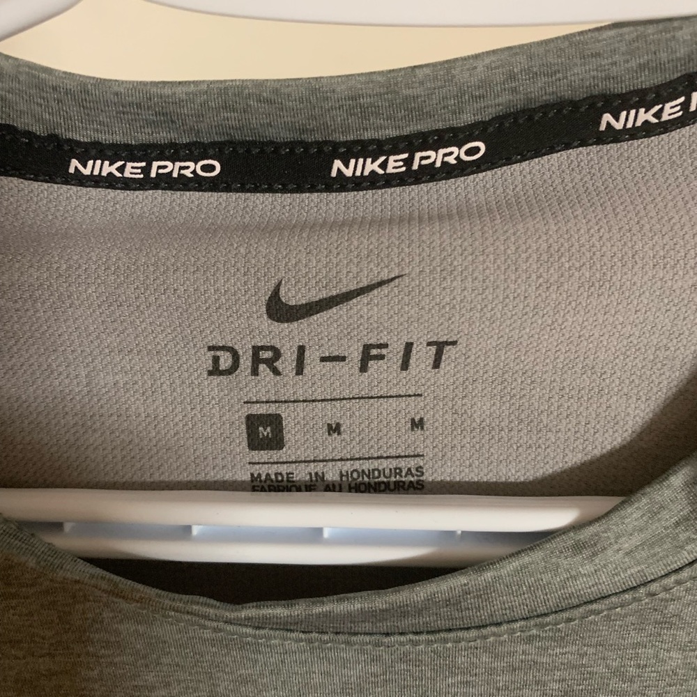 Nike pro size medium men’s